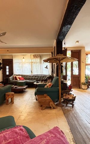Casa à venda com 400m², 4 quartos e 4 vagas Casa à venda com 400m², 4 quartos e 4 vagasSala