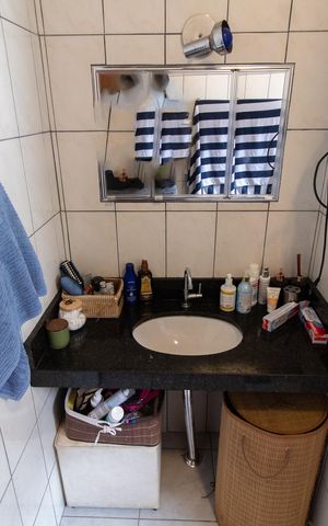 Casa à venda com 250m², 3 quartos e 3 vagas Casa à venda com 250m², 3 quartos e 3 vagasBanheiro