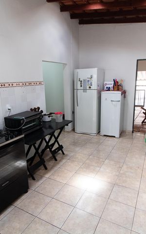 Casa à venda com 250m², 3 quartos e 3 vagas Casa à venda com 250m², 3 quartos e 3 vagasCozinha