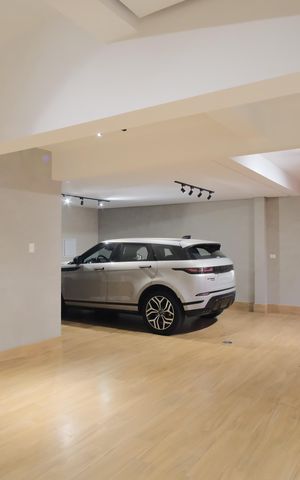 Casa de condomínio à venda com 356m², 5 quartos e 4 vagas Casa de condomínio à venda com 356m², 5 quartos e 4 vagasGaragem