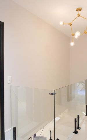 Casa de condomínio à venda com 356m², 5 quartos e 4 vagas Casa de condomínio à venda com 356m², 5 quartos e 4 vagasCorredor