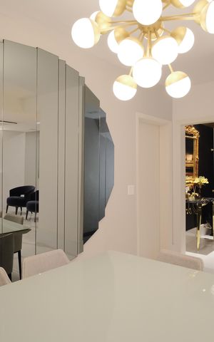 Casa de condomínio à venda com 356m², 5 quartos e 4 vagas Casa de condomínio à venda com 356m², 5 quartos e 4 vagasSala de Jantar
