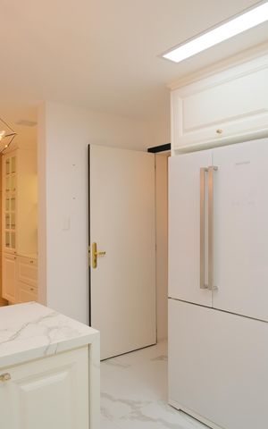Casa de condomínio à venda com 356m², 5 quartos e 4 vagas Casa de condomínio à venda com 356m², 5 quartos e 4 vagasCozinha