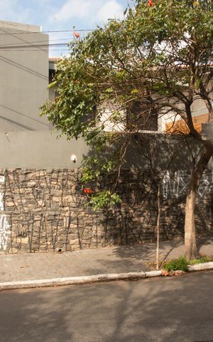 Casa à venda com 381m², 3 quartos e 3 vagasFachada