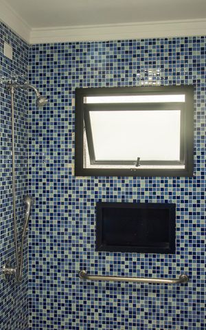 Casa à venda com 381m², 3 quartos e 3 vagasBanheiro Social