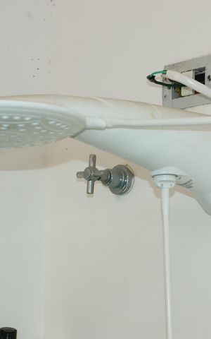 Casa de condomínio para alugar com 300m², 5 quartos e 4 vagasBanheiro da Suíte 2