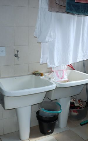 Casa de condomínio para alugar com 300m², 5 quartos e 4 vagasÁrea de Serviço