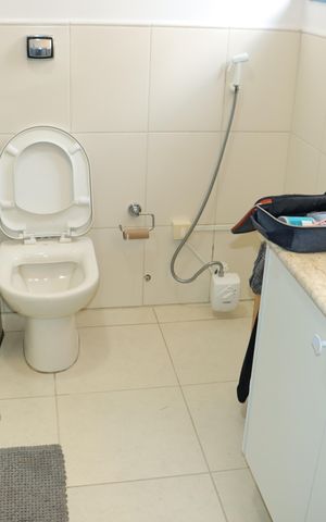 Casa de condomínio para alugar com 300m², 5 quartos e 4 vagasBanheiro da Suíte 2