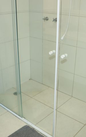Casa de condomínio para alugar com 300m², 5 quartos e 4 vagasBanheiro da Suíte 2