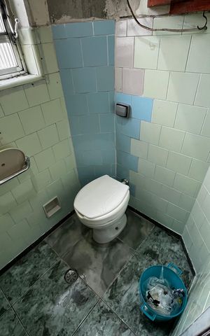 Apartamento à venda com 110m², 3 quartos e sem vaga Apartamento à venda com 110m², 3 quartos e sem vagaBanheiro de serviço
