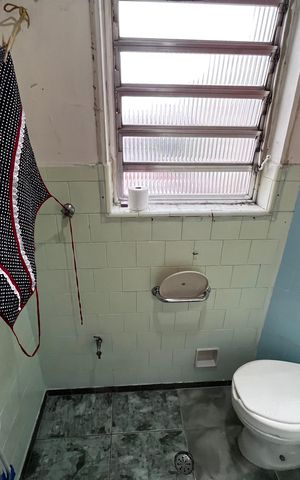 Apartamento à venda com 110m², 3 quartos e sem vaga Apartamento à venda com 110m², 3 quartos e sem vagaBanheiro de serviço