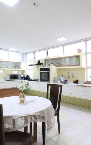 Casa à venda com 521m², 6 quartos e 6 vagasCozinha