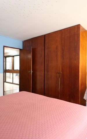 Casa à venda com 521m², 6 quartos e 6 vagasQuarto 2
