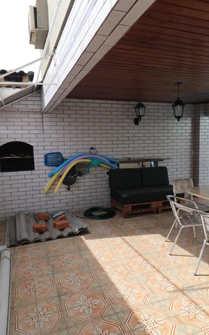 Casa à venda com 300m², 5 quartos e 4 vagasÁrea externa
