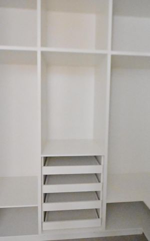 Casa de condomínio para alugar com 153m², 3 quartos e 2 vagas Casa de condomínio para alugar com 153m², 3 quartos e 2 vagasCloset da suíte