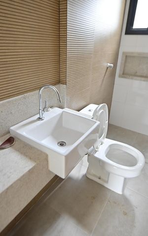 Casa de condomínio para alugar com 153m², 3 quartos e 2 vagas Casa de condomínio para alugar com 153m², 3 quartos e 2 vagasBanheiro da Suíte 2