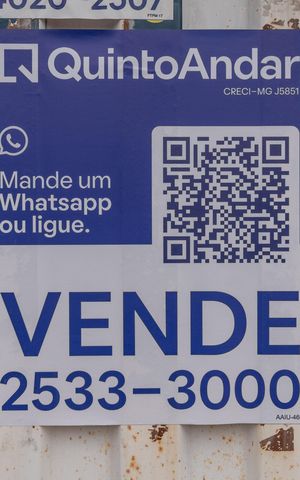 Casa à venda com 360m², 3 quartos e 8 vagas Casa à venda com 360m², 3 quartos e 8 vagasPlaca Instalada