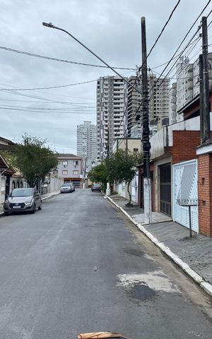 Casa para alugar com 200m², 3 quartos e 1 vaga Casa para alugar com 200m², 3 quartos e 1 vagaFachada