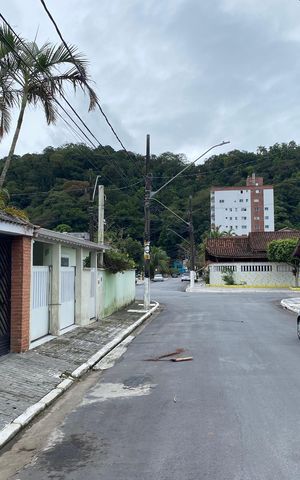 Casa para alugar com 200m², 3 quartos e 1 vaga Casa para alugar com 200m², 3 quartos e 1 vagaFachada