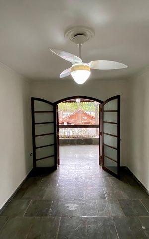 Casa para alugar com 200m², 3 quartos e 1 vaga Casa para alugar com 200m², 3 quartos e 1 vagaSuíte