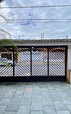 Casa para alugar com 200m², 3 quartos e 1 vaga Casa para alugar com 200m², 3 quartos e 1 vagaGaragem