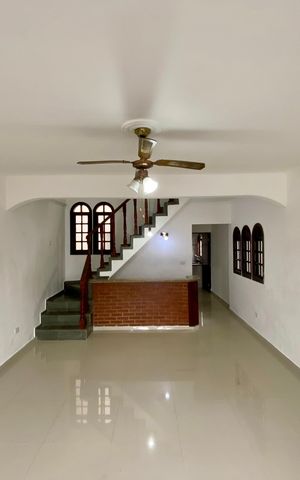 Casa para alugar com 200m², 3 quartos e 1 vaga Casa para alugar com 200m², 3 quartos e 1 vagaSala