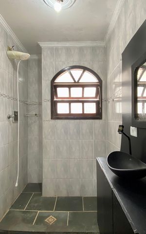 Casa para alugar com 200m², 3 quartos e 1 vaga Casa para alugar com 200m², 3 quartos e 1 vagaBanheiro da Suíte