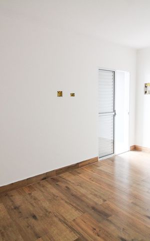 Casa à venda com 120m², 3 quartos e 2 vagas Casa à venda com 120m², 3 quartos e 2 vagasSuite