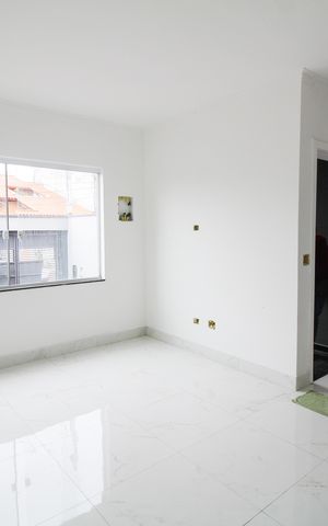 Casa à venda com 120m², 3 quartos e 2 vagas Casa à venda com 120m², 3 quartos e 2 vagasSala