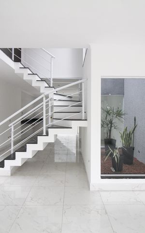 Casa à venda com 120m², 3 quartos e 2 vagas Casa à venda com 120m², 3 quartos e 2 vagasSala
