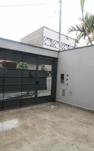 Casa à venda com 120m², 3 quartos e 2 vagas Casa à venda com 120m², 3 quartos e 2 vagasGaragem