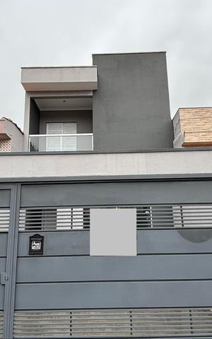 Casa à venda com 120m², 3 quartos e 2 vagas Casa à venda com 120m², 3 quartos e 2 vagasFachada