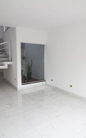 Casa à venda com 120m², 3 quartos e 2 vagas Casa à venda com 120m², 3 quartos e 2 vagasSala