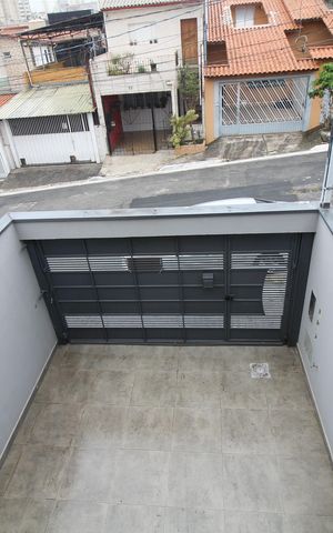 Casa à venda com 120m², 3 quartos e 2 vagas Casa à venda com 120m², 3 quartos e 2 vagasSuite - Varanda