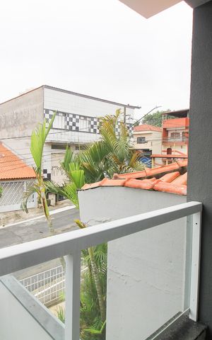 Casa à venda com 120m², 3 quartos e 2 vagas Casa à venda com 120m², 3 quartos e 2 vagasSuite - Varanda