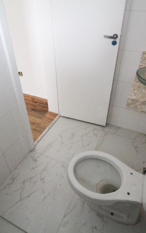 Casa à venda com 120m², 3 quartos e 2 vagas Casa à venda com 120m², 3 quartos e 2 vagasBanheiro Suite