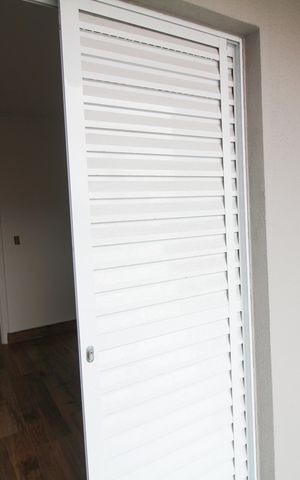 Casa à venda com 120m², 3 quartos e 2 vagas Casa à venda com 120m², 3 quartos e 2 vagasSuite - Varanda
