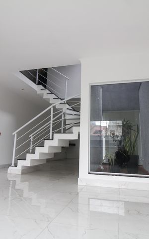 Casa à venda com 120m², 3 quartos e 2 vagas Casa à venda com 120m², 3 quartos e 2 vagasSala