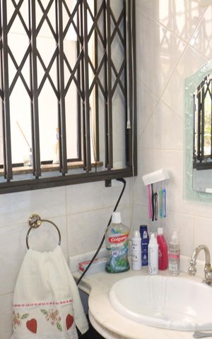 Casa para alugar com 279m², 3 quartos e 8 vagasBanheiro da Suíte 1