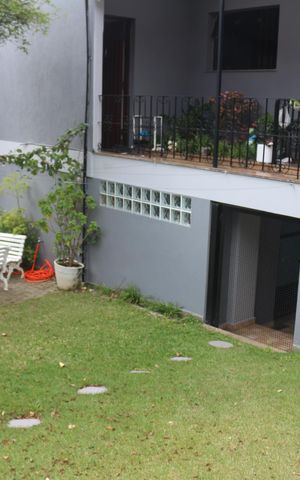 Casa para alugar com 279m², 3 quartos e 8 vagasQuintal