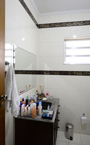 Casa à venda com 248m², 3 quartos e 2 vagasBanheiro Social