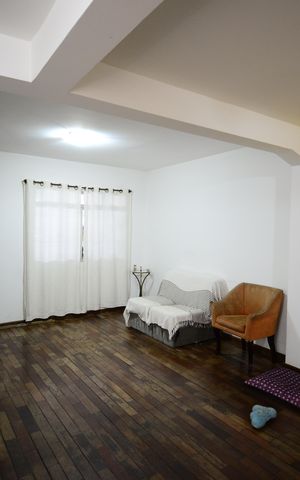 Casa à venda com 248m², 3 quartos e 2 vagasSala