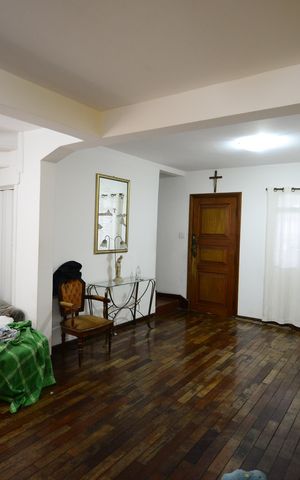 Casa à venda com 248m², 3 quartos e 2 vagasSala