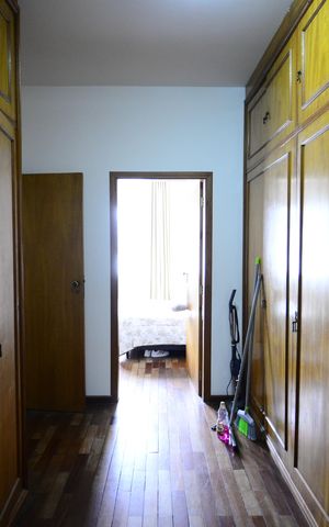 Casa à venda com 248m², 3 quartos e 2 vagasCorredor