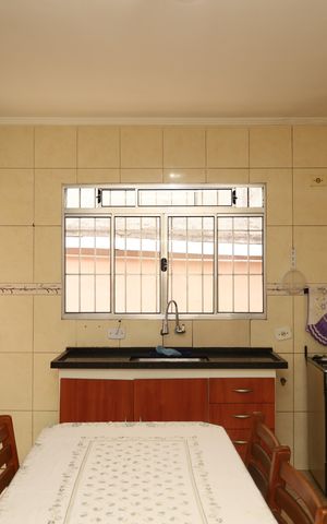 Casa à venda com 175m², 2 quartos e 2 vagasCozinha