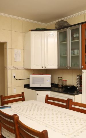 Casa à venda com 175m², 2 quartos e 2 vagasCozinha