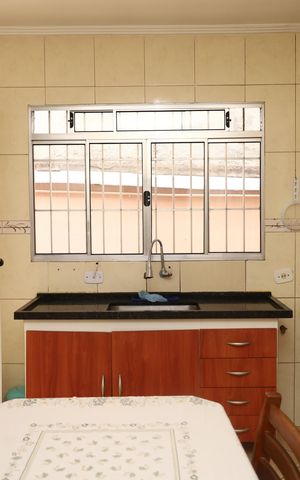 Casa à venda com 175m², 2 quartos e 2 vagasCozinha