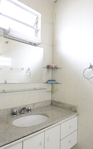 Casa à venda com 320m², 3 quartos e 4 vagasBanheiro da Suíte