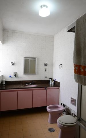 Casa à venda com 320m², 3 quartos e 4 vagasBanheiro Social