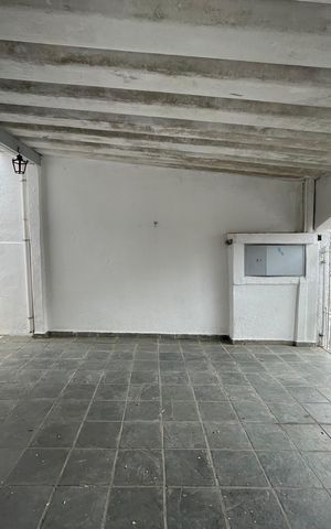 Casa à venda com 100m², 3 quartos e 2 vagas Casa à venda com 100m², 3 quartos e 2 vagasGaragem
